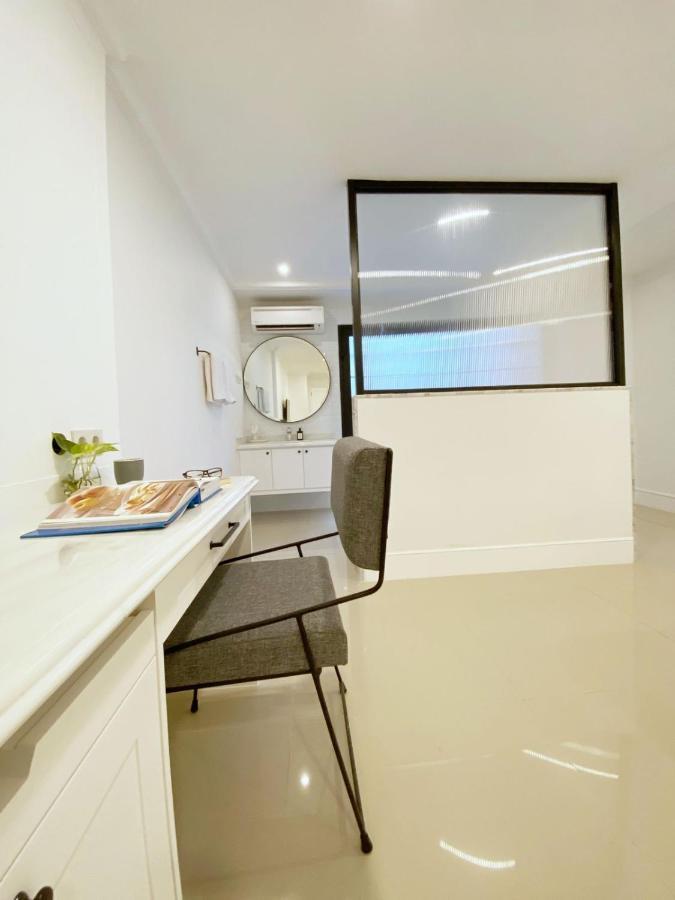 Loewys Home Tanjung Duren Jakarta Barat Exteriér fotografie
