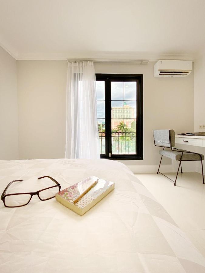 Loewys Home Tanjung Duren Jakarta Barat Exteriér fotografie