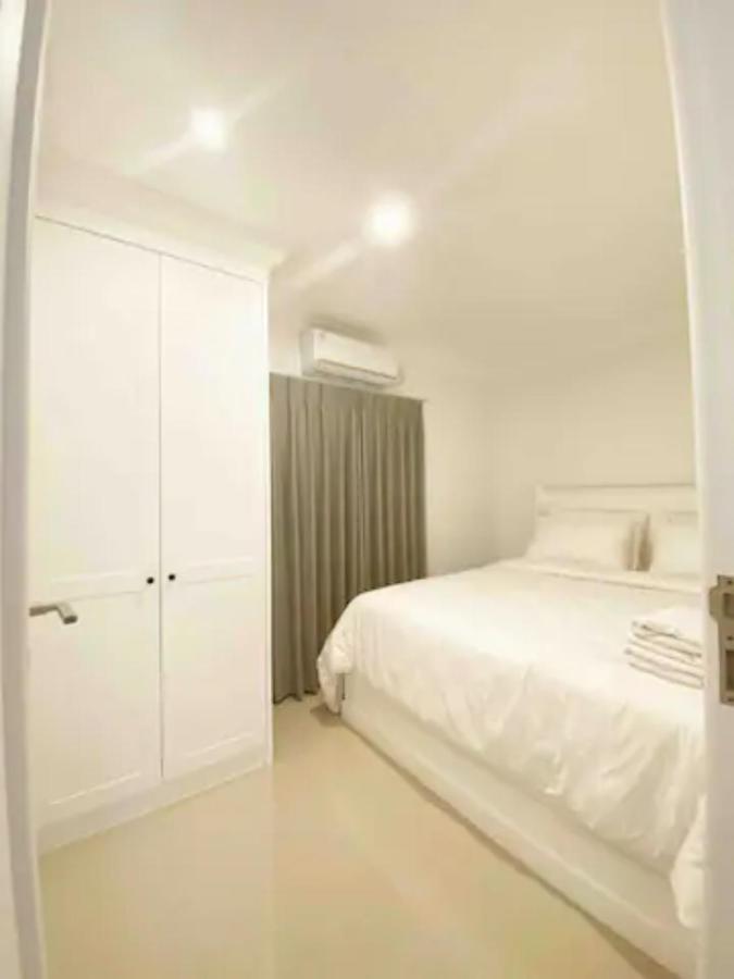 Loewys Home Tanjung Duren Jakarta Barat Exteriér fotografie